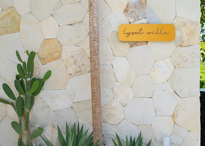 4bd Mediterranean With Rooftop And Private Pool Villa Canggu