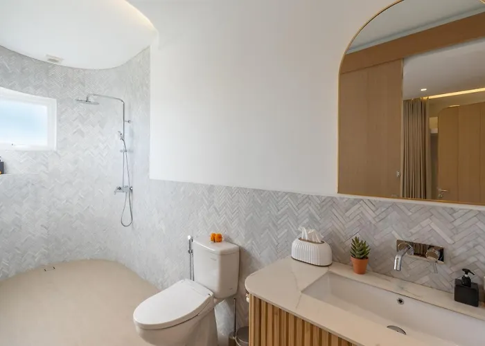 4bd Mediterranean With Rooftop And Private Pool Villa Canggu