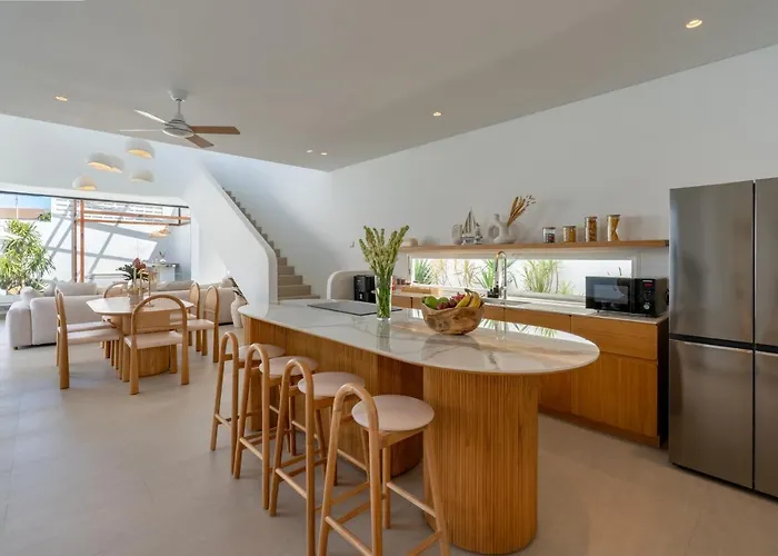 Villa 4bd Mediterranean With Rooftop And Private Pool Canggu
