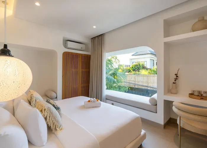 4bd Mediterranean With Rooftop And Private Pool Villa *